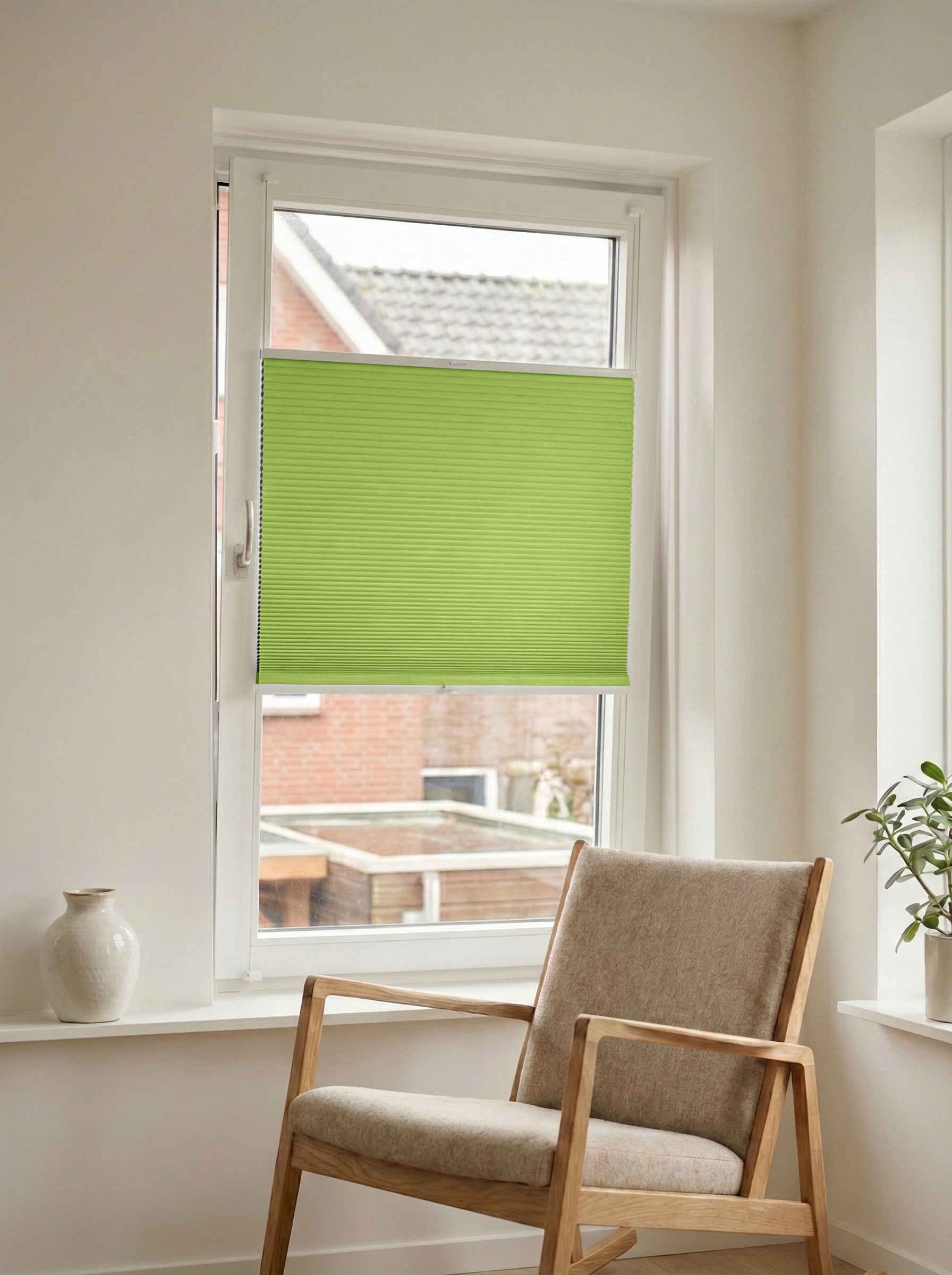 Verduisterend plisségordijn Dense groen op maat voor een draaikiepraam